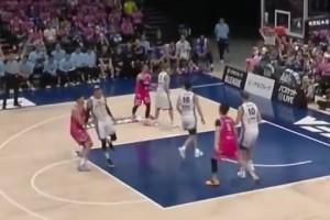 降维打击！湖人旧将斯坦利·约翰逊日本联赛曾25分钟砍37分！